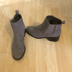 Gap Greystone Chelsea Ankle Boots/ Booties SZ 8